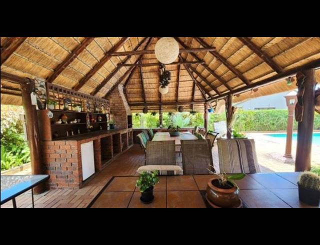 6 BEDROOM HOUSE FOR SALE IN MEER EN SEE